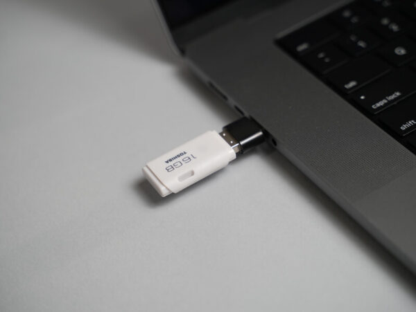 transferring designs - Plug USB in Laptop
