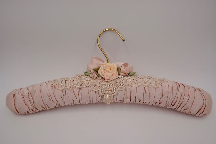 embroidered lace clothes hanger