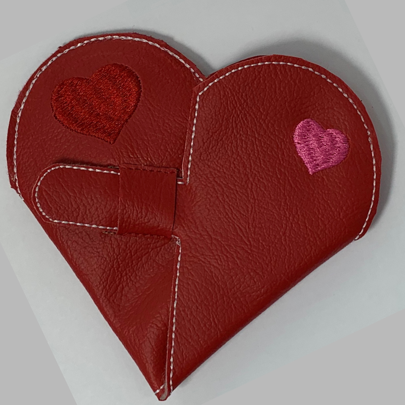 folded heart pouch ith project